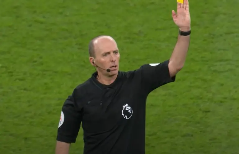 Mike Dean claims the referee made a clear mistake in the first half that will undoubtedly leave Arne Slot furious.