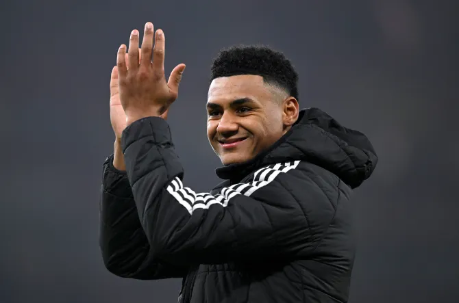 Aston Villa turn down surprise bid from Arsenal for striker Ollie Watkins.
