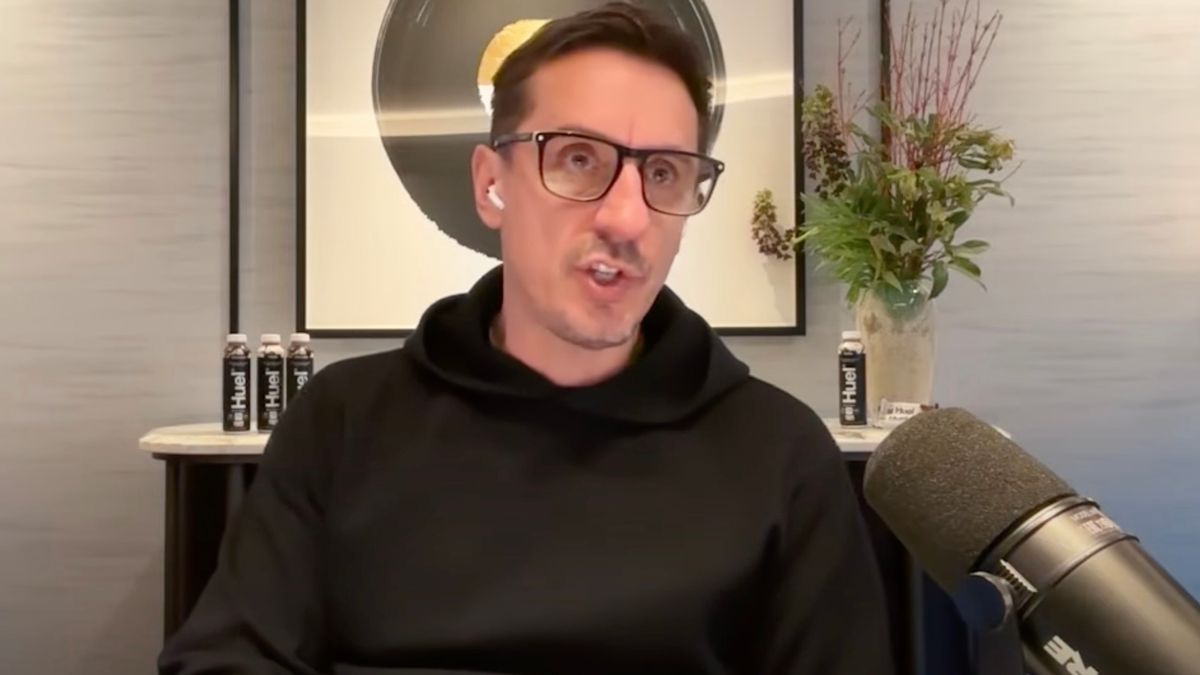 Gary Neville and Ian Wright clash over their predictions for the Liverpool vs Newcastle Carabao Cup final.