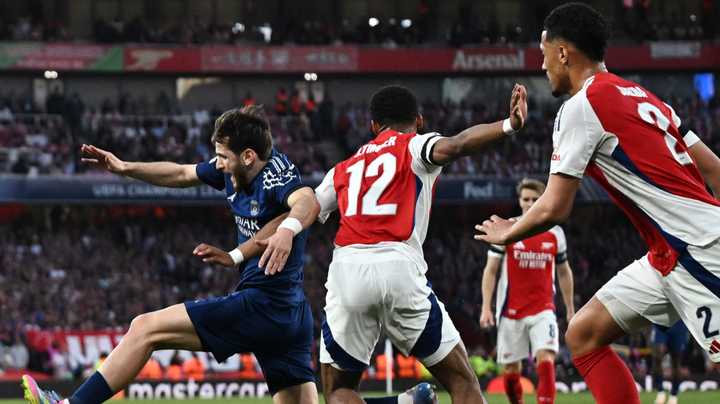 Clarence Seedorf Criticizes ‘Foolish’ Arsenal Player Following 1-0 Defeat to PSG